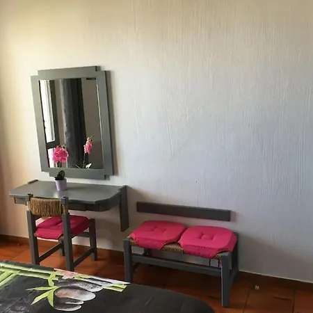 Apartment T1 Vue Mer, Proche De La Plage